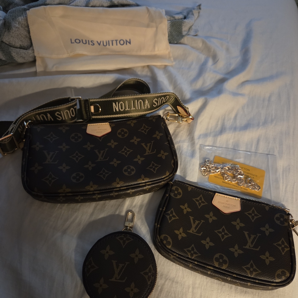 :
✨ Brown Monogram Crossbody Bag Set with Strap & Coin Purse ✨